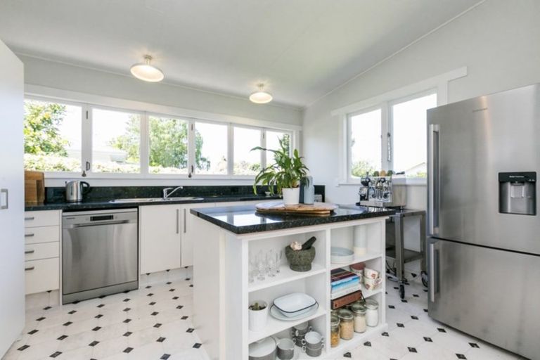 Photo of property in 1001 Plunket Street, Saint Leonards, Hastings, 4120