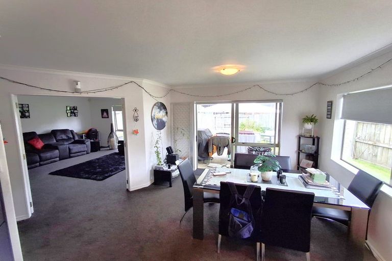 Photo of property in 32 Katerini Grove, Papamoa Beach, Papamoa, 3118