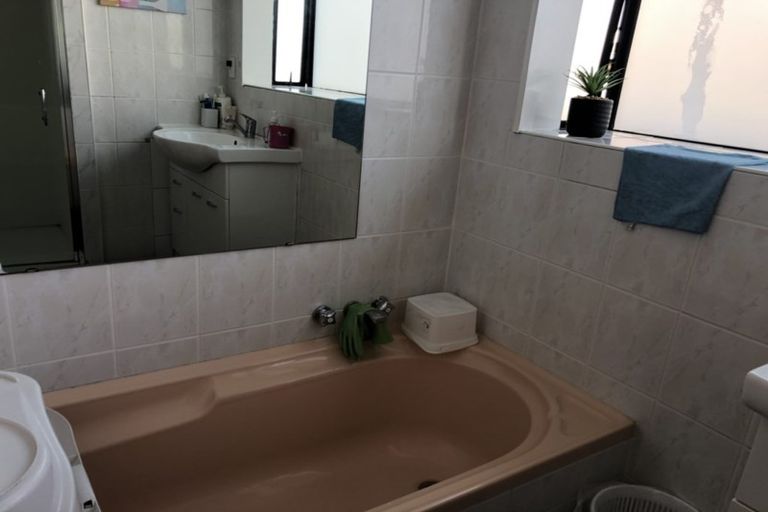 Photo of property in 6 Crail Court, Totara Heights, Auckland, 2105