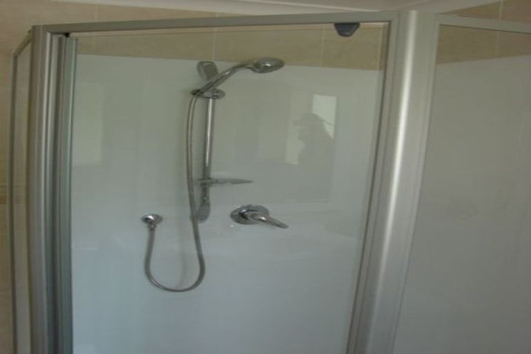 Photo of property in 3a Gretel Place, Hillcrest, Auckland, 0627