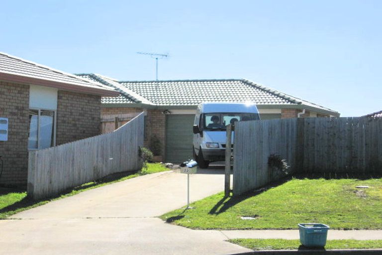 Photo of property in 22 Liddesdale Place, Papakura, 2110