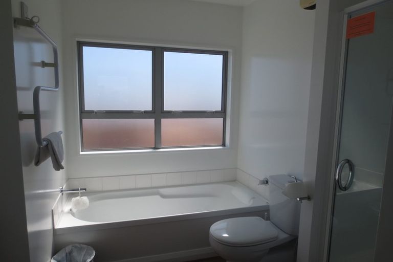 Photo of property in 8c Broadbent Street, Riccarton, Christchurch, 8041