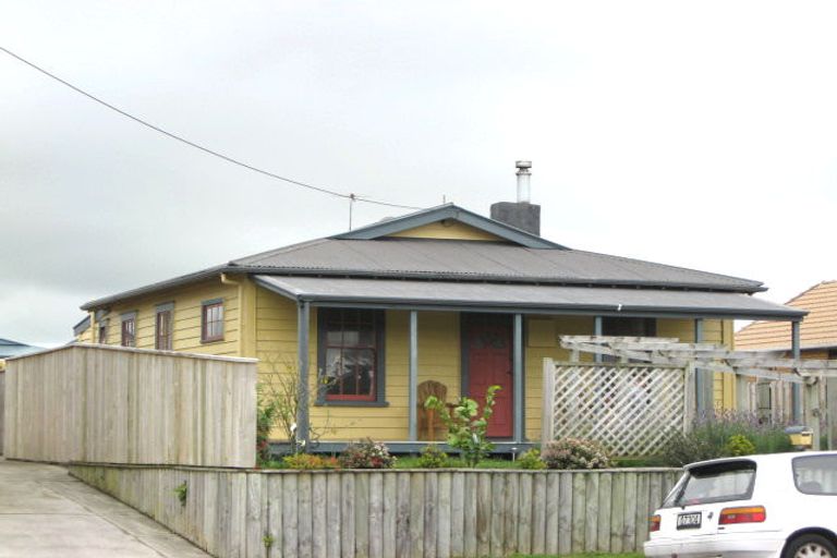 Photo of property in 18 Oriental Street, Welbourn, New Plymouth, 4312