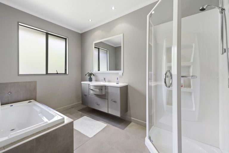 Photo of property in 28 Westminster Glen, Matakana, Warkworth, 0985