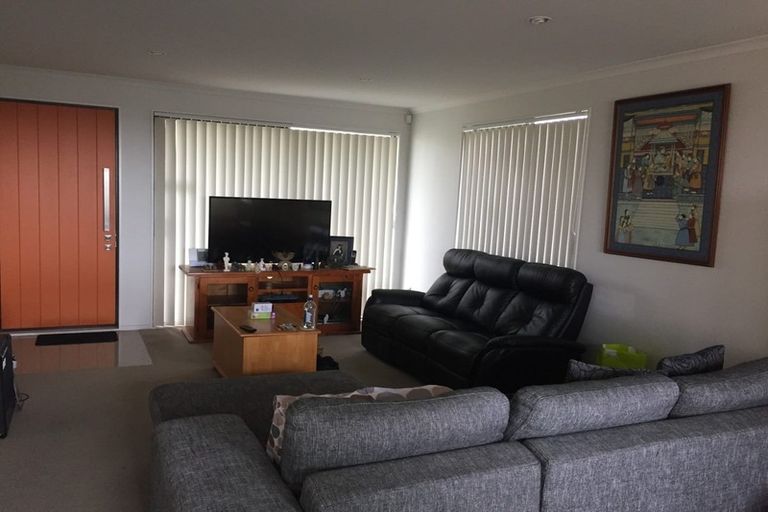 Photo of property in 7 Lane Cameron Place, Flat Bush, Auckland, 2019
