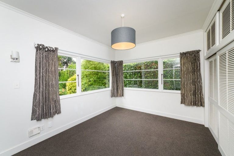 Photo of property in 4 Awatea Terrace, Hokowhitu, Palmerston North, 4410