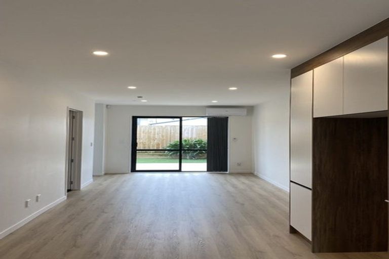 Photo of property in 9d Pukeroa Place, Papakura, 2110