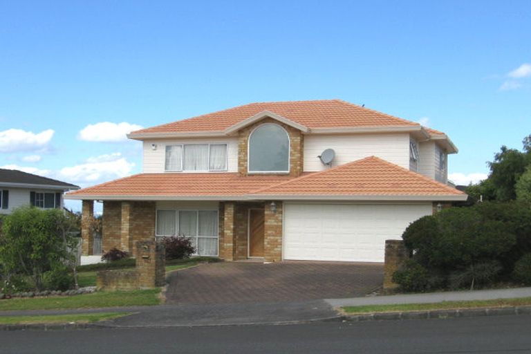 Photo of property in 74 Lagoon Way, West Harbour, Auckland, 0618
