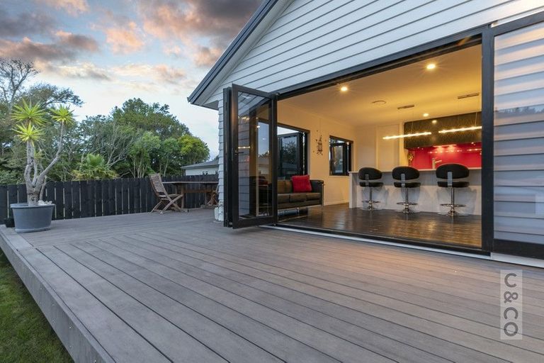 Photo of property in 10 Wautaiti Drive, Riverhead, 0820