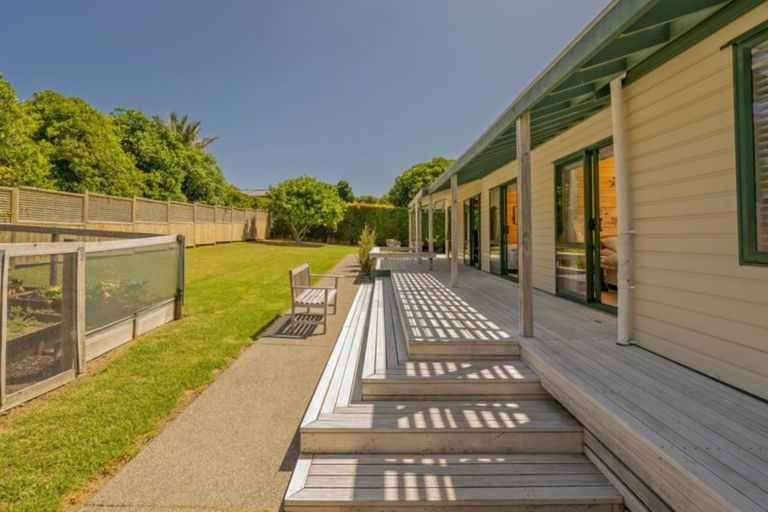 Photo of property in 86 Hahei Beach Road, Hahei, Whitianga, 3591