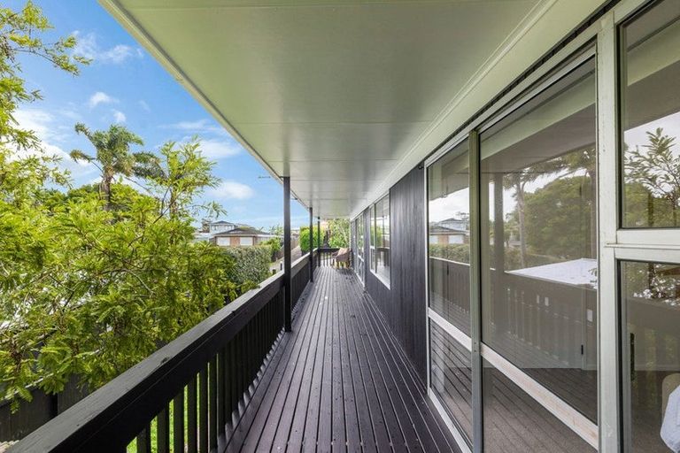Photo of property in 4 Sispara Place, Beach Haven, Auckland, 0626