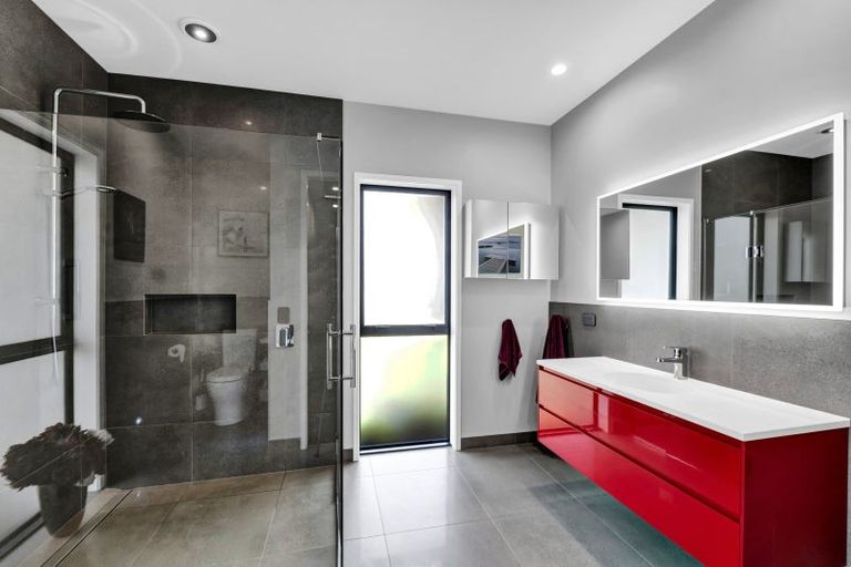 Photo of property in 129 Smart Road, Glen Avon, New Plymouth, 4372