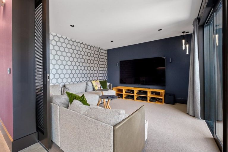 Photo of property in 5 Diamond Lane, Wanaka, 9305