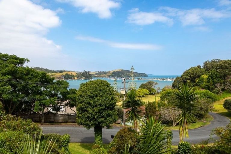 Photo of property in 10 Martin Road, Matakana, Warkworth, 0985