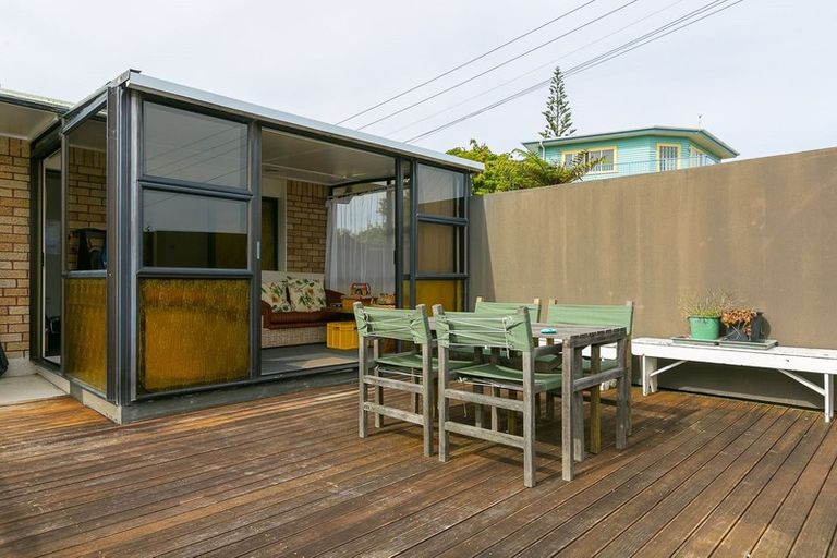 Photo of property in 98 Ngamotu Road, Spotswood, New Plymouth, 4310