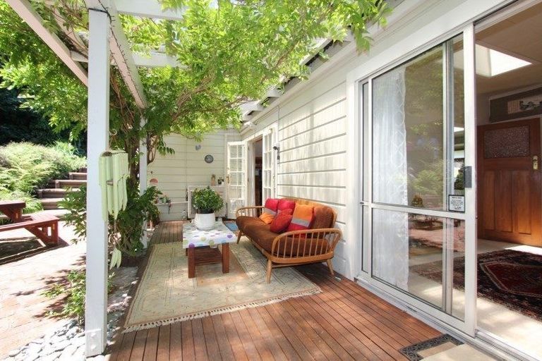 Photo of property in 10 Coote Road, Bluff Hill, Napier, 4110