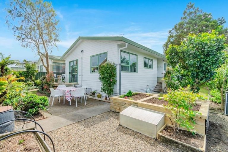 Photo of property in 2/21 Alexander Street, Papakura, 2110