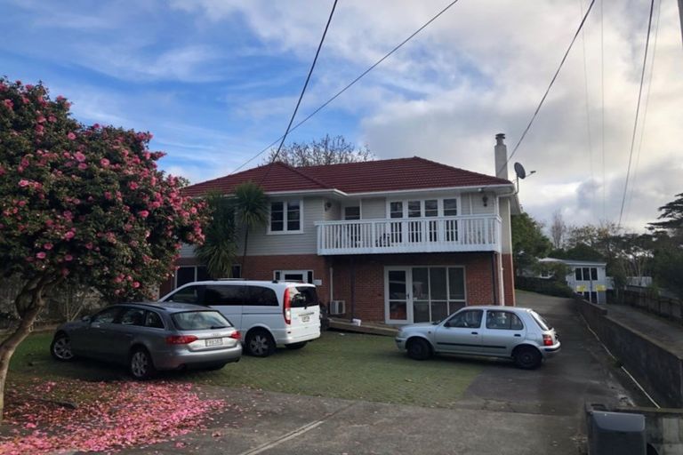 Photo of property in 7 Henderson Valley Road, Henderson, Auckland, 0612