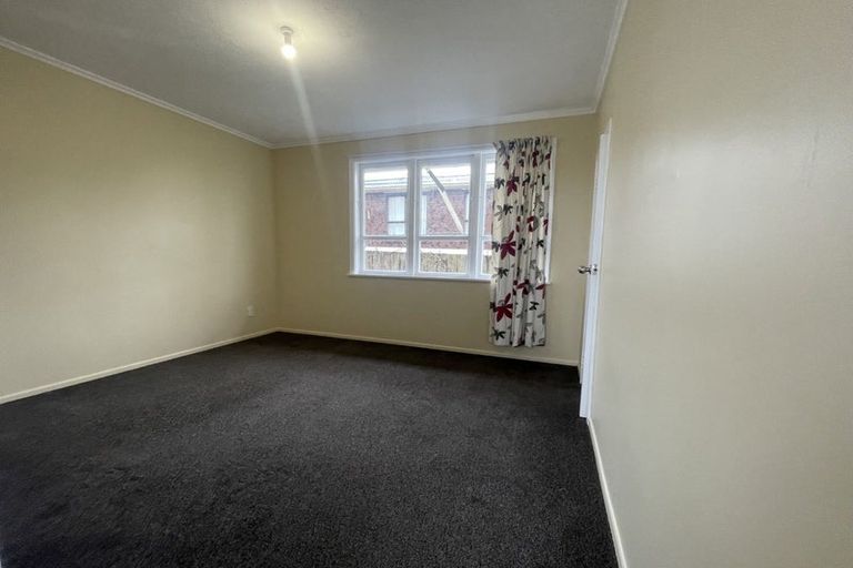 Photo of property in 39 Vera Road, Te Atatu South, Auckland, 0610