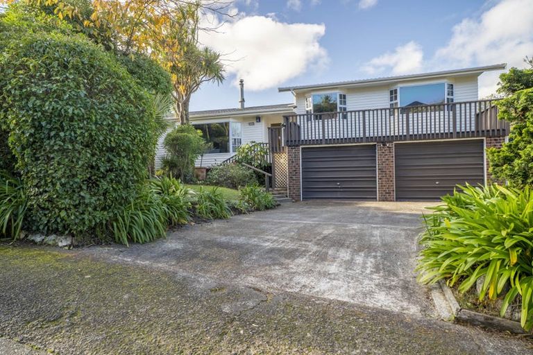 Photo of property in 4 Halswater Drive, Churton Park, Wellington, 6037