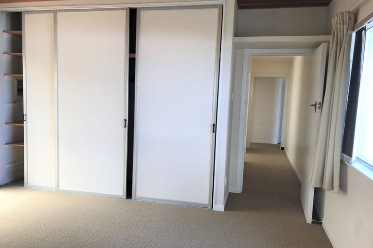 Photo of property in 37 Awanui Street, Merrilands, New Plymouth, 4312