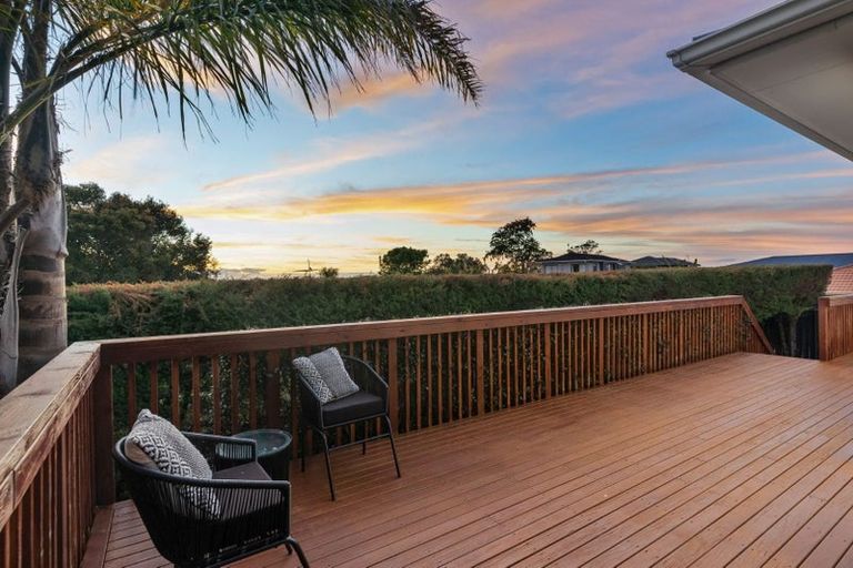 Photo of property in 3 Sispara Place, Beach Haven, Auckland, 0626