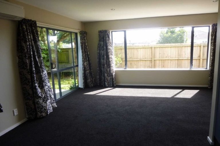 Photo of property in 70b Middlepark Road, Sockburn, Christchurch, 8042