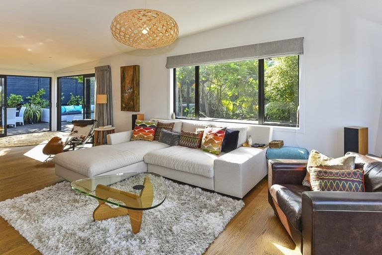 Photo of property in 64b Heathcote Road, Castor Bay, Auckland, 0620