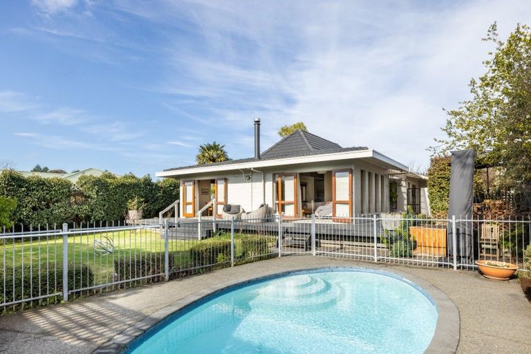 Photo of property in 35a Lucknow Road, Havelock North, 4130