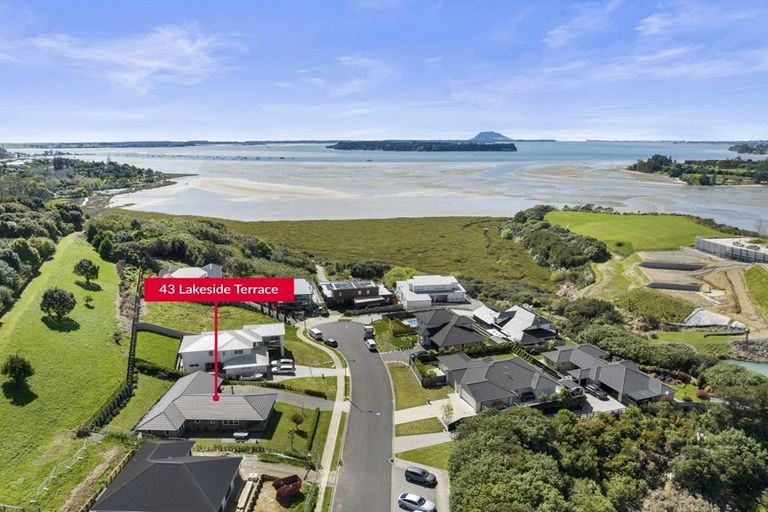 Photo of property in 43 Lakeside Terrace, Omokoroa, 3114