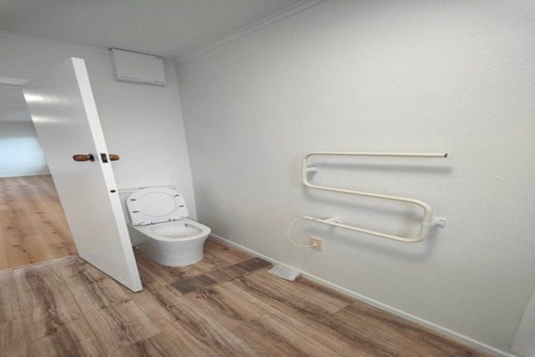 Photo of property in 48 Woodlands Crescent, Browns Bay, Auckland, 0630