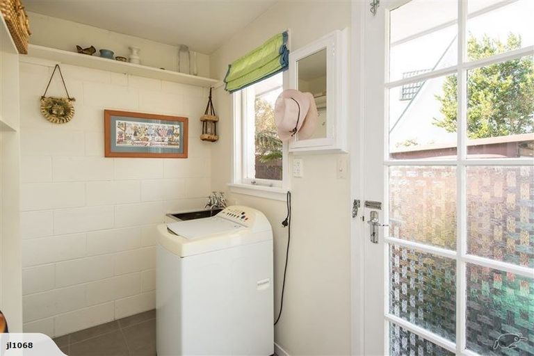 Photo of property in 2/202 Waimairi Road, Ilam, Christchurch, 8041