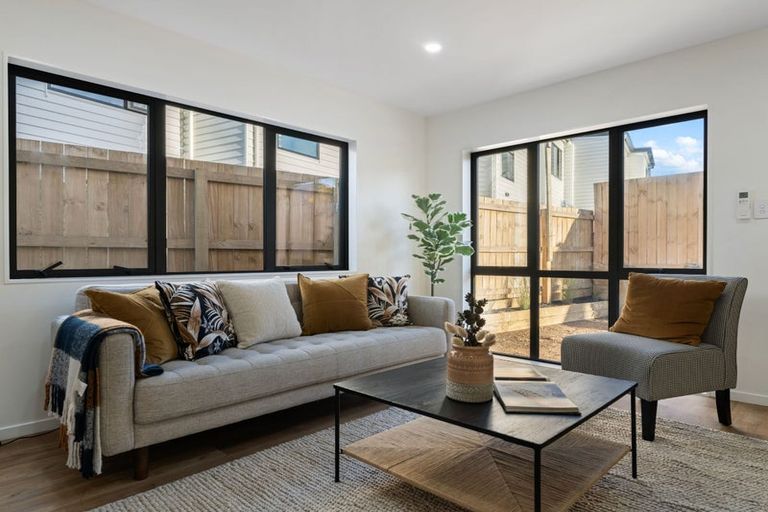Photo of property in 35c Royton Avenue, Mangere East, Auckland, 2024