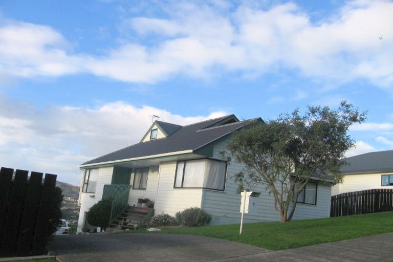 Photo of property in 9 Chastudon Place, Tawa, Wellington, 5028