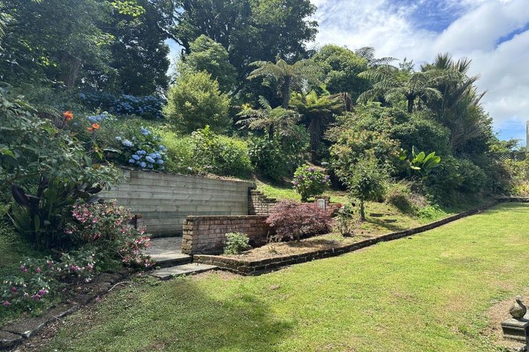 Photo of property in 8 Meuli Street, Eltham, 4322