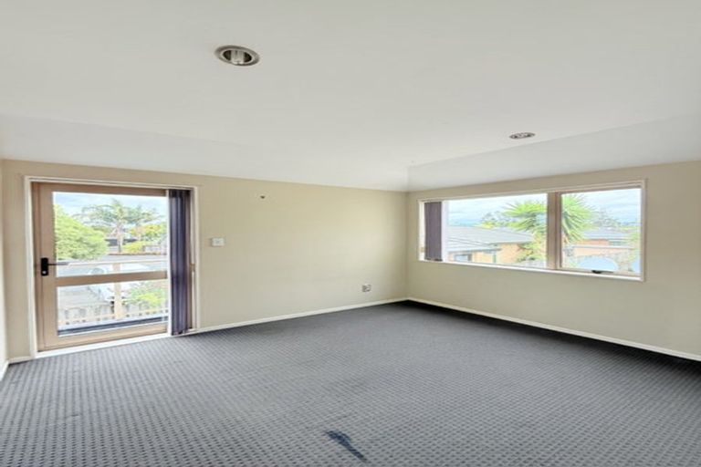 Photo of property in 2 Tavua Lane, Ranui, Auckland, 0612