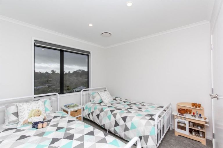 Photo of property in 17 Garrett Drive, Whalers Gate, New Plymouth, 4310
