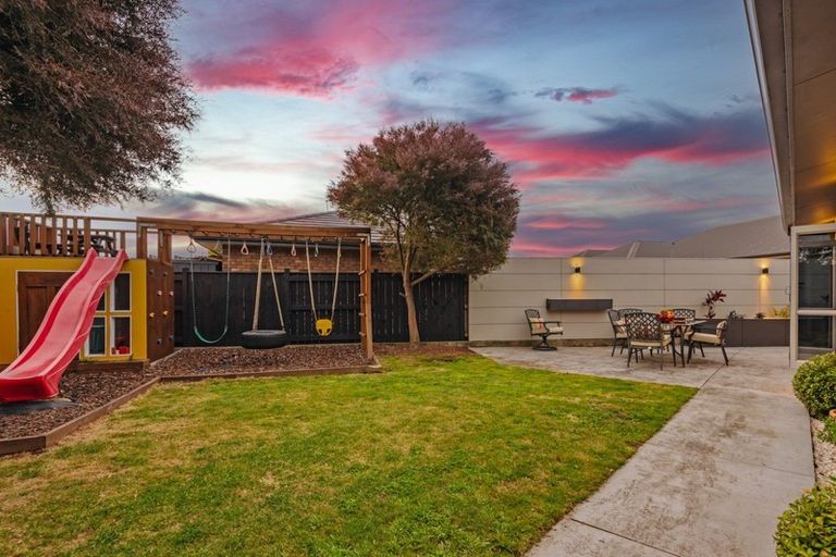 Photo of property in 22 Tennyson Avenue, Kelvin Grove, Palmerston North, 4414