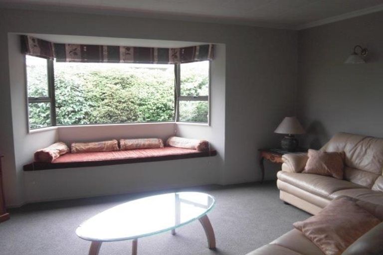 Photo of property in 21 South Road, Moturoa, New Plymouth, 4310