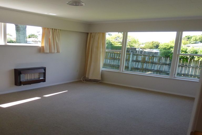 Photo of property in 2 Hartley Place, Awapuni, Palmerston North, 4412