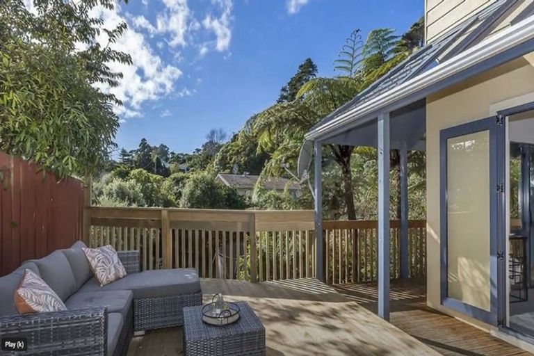 Photo of property in 2/7 Carleton Terrace, Tawa, Wellington, 5028