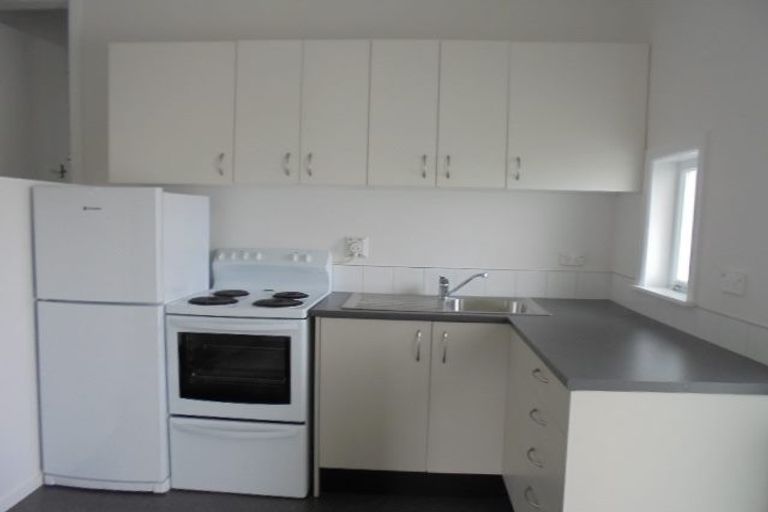 Photo of property in 132a Kelburn Parade, Kelburn, Wellington, 6012