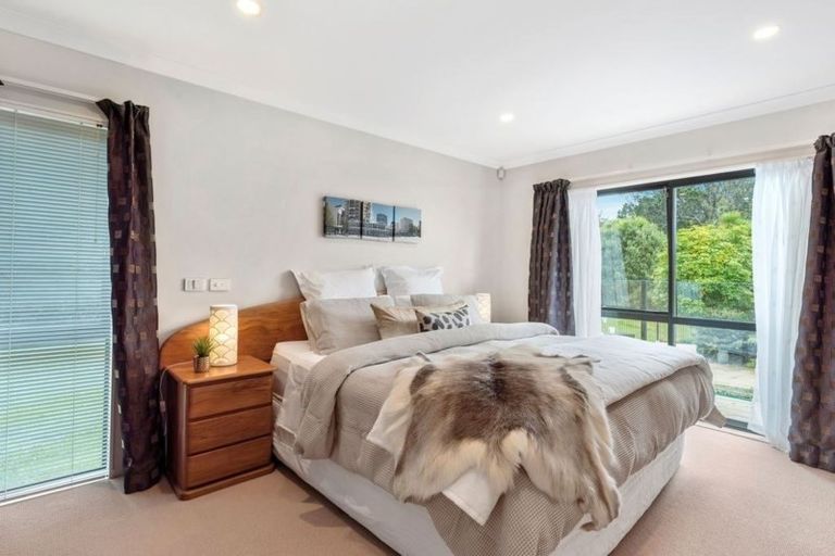 Photo of property in 5 Pigeonwood Lane, Albany, Auckland, 0632