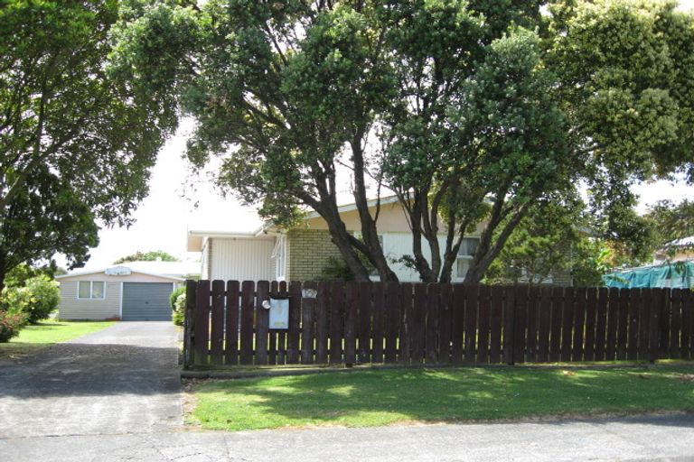 Photo of property in 29 Tarata Crescent, Mangere Bridge, Auckland, 2022