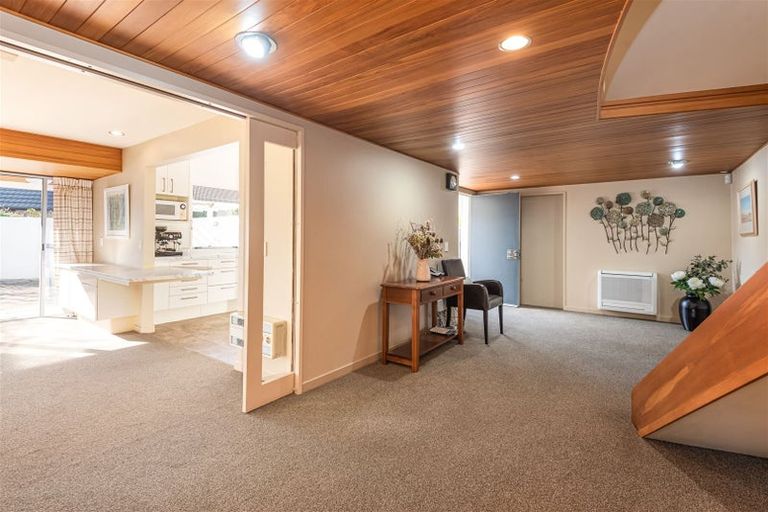 Photo of property in 17 Natalie Place, Harewood, Christchurch, 8051