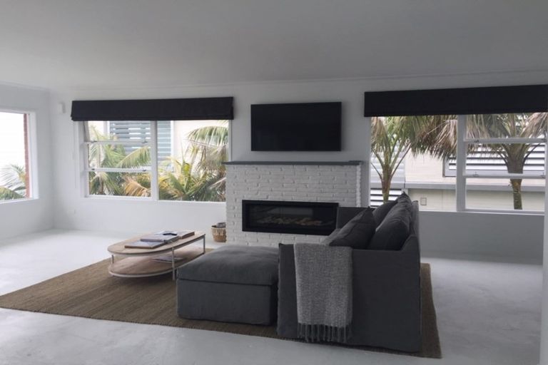 Photo of property in 4/64 Seacliffe Avenue, Belmont, Auckland, 0622