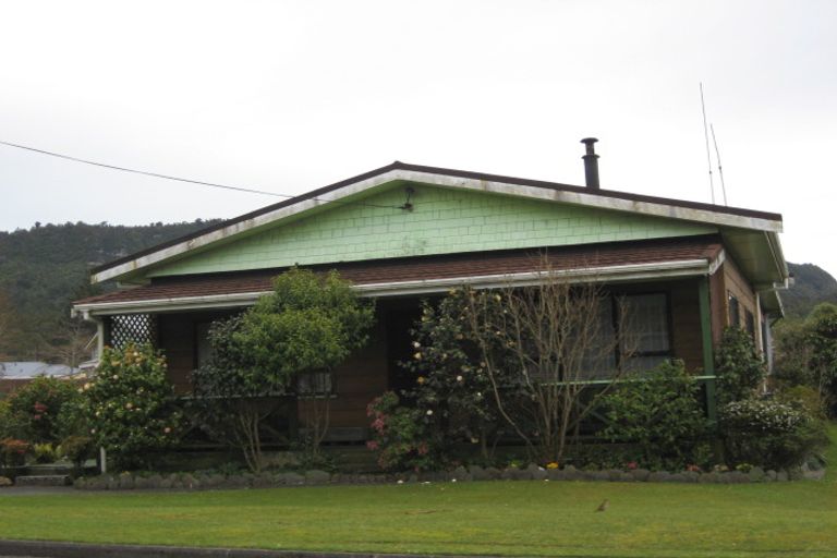 Photo of property in 10 Savage Street, Runanga, 7803