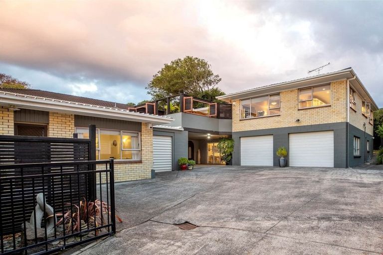 Photo of property in 12 Green Lane East, Pukekohe, 2120