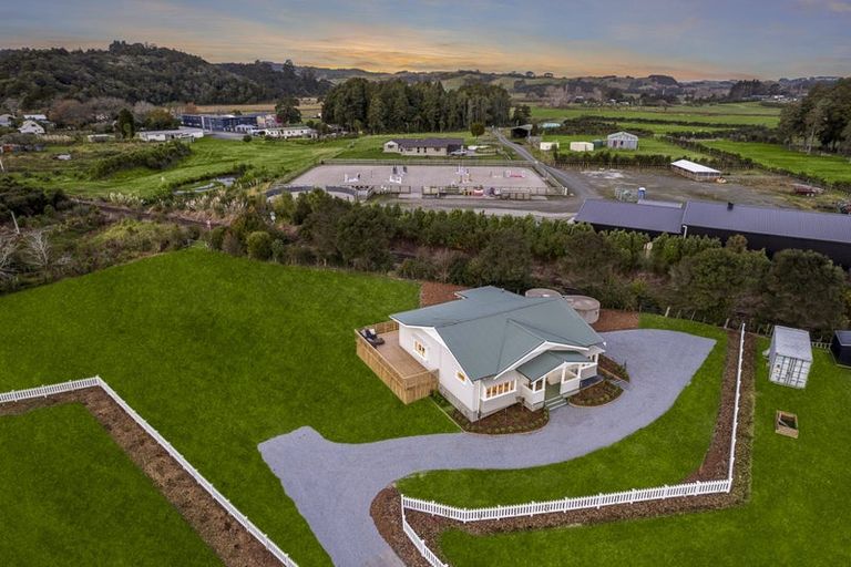 Photo of property in 35 Downer Access Road, Kaukapakapa, 0873