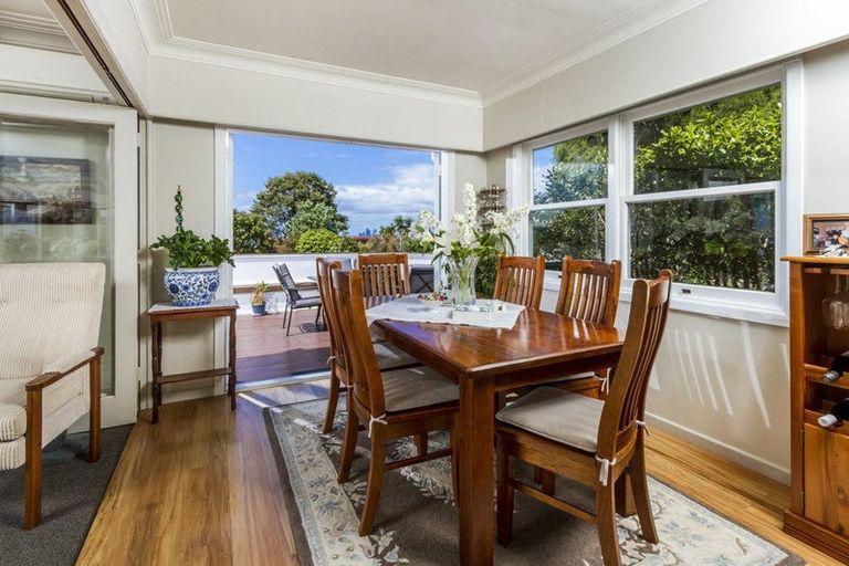 Photo of property in 72 Ocean View Road, Northcote, Auckland, 0627